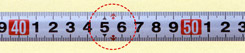ツーバイフォー工法などで用いられる455mmピッチごとにマークが表示してあります。